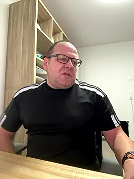 coupleLatinaLovers online show from January 13, 2026, 6:39 am