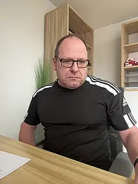 coupleLatinaLovers online show from January 22, 2025, 11:01 am