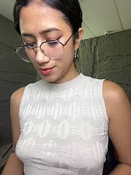 KaitlynLoveCam online show from November 14, 2025, 11:19 pm