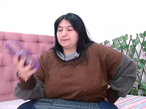  69HONRY online show from September 12, 2025, 1:22 pm