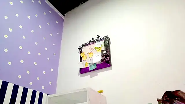 PetiteIvoryQueen19 online show from March 5, 2026, 5:20 pm