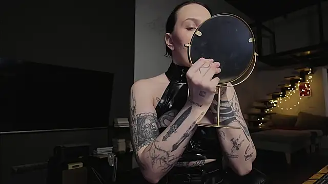 vinylstore online show from March 12, 2025, 11:43 am