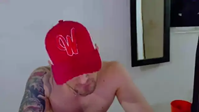 Sexy Alejandro  online show from November 23, 2025, 12:42 am