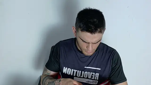 Sexy Alejandro  online show from May 12, 2026, 8:43 am