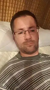 riskybusiness9090 online show from December 14, 2024, 8:40 pm