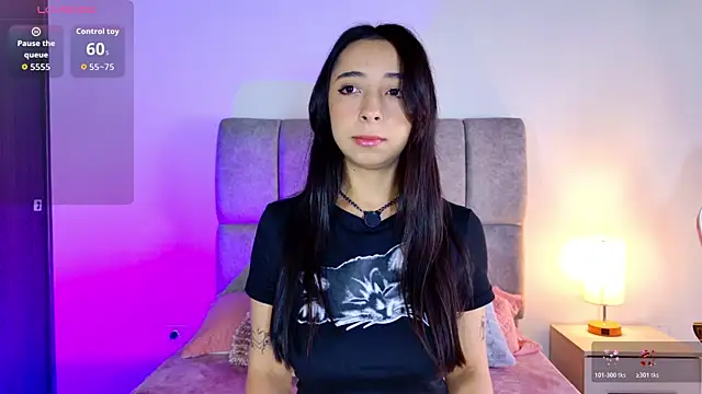 Snapshot of melanie_hills chatting on April 12, 2026, 11:35 am melanie hills online show from April 12, 2026, 11:35 am
