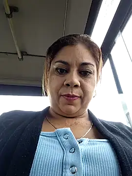 Laura-Hernandez online show from April 13, 2026, 2:54 pm