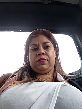 Laura-Hernandez online show from June 2, 2026, 3:12 pm
