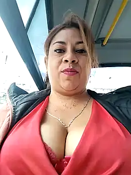 Laura-Hernandez online show from March 21, 2025, 3:57 pm