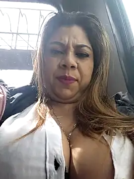 Laura-Hernandez online show from October 29, 2025, 2:27 pm