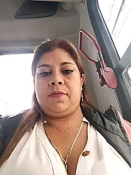 Laura-Hernandez online show from February 26, 2025, 6:04 pm