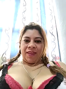 Laura-Hernandez online show from September 19, 2025, 3:27 pm