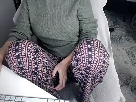 bigb00tyjudyyX online show from November 22, 2025, 1:54 pm