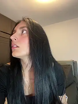 Valentina cartier online show from September 9, 2025, 1:05 am