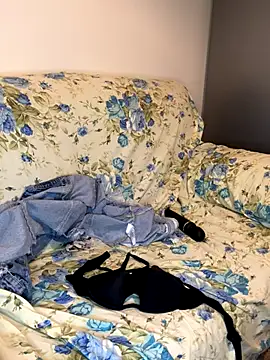 Snapshot of Porcella96 chatting on September 9, 2025, 9:35 pm Porcella96 online show from September 9, 2025, 9:35 pm