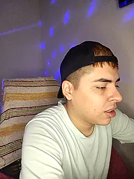 Snapshot of CARKIS-69 chatting on December 4, 2024, 4:54 pm CARKIS-69 online show from December 4, 2024, 4:54 pm