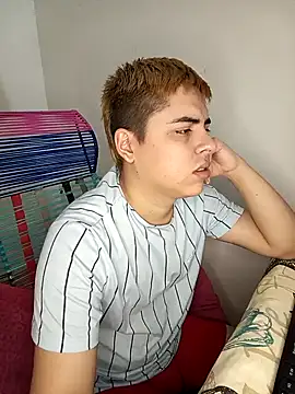 Snapshot of CARKIS-69 chatting on December 18, 2024, 4:28 pm CARKIS-69 online show from December 18, 2024, 4:28 pm