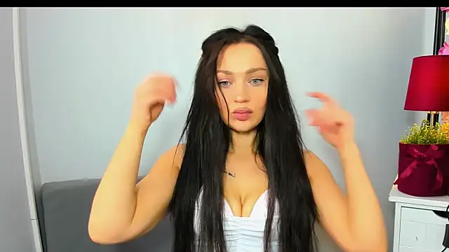 OliviaFantasy online show from April 17, 2026, 10:40 am