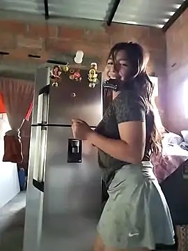 nattilove  online show from February 1, 2025, 4:43 pm