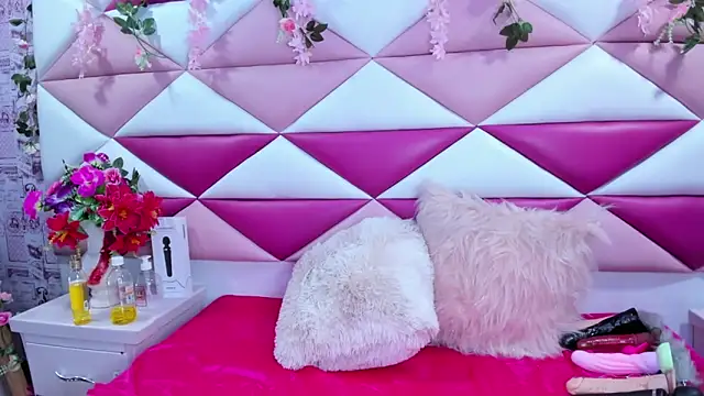 SalmaSantos online show from September 19, 2025, 3:10 am