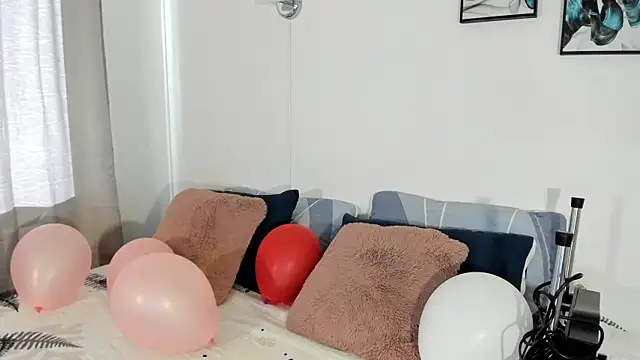 Maia W10 online show from March 19, 2025, 12:34 pm