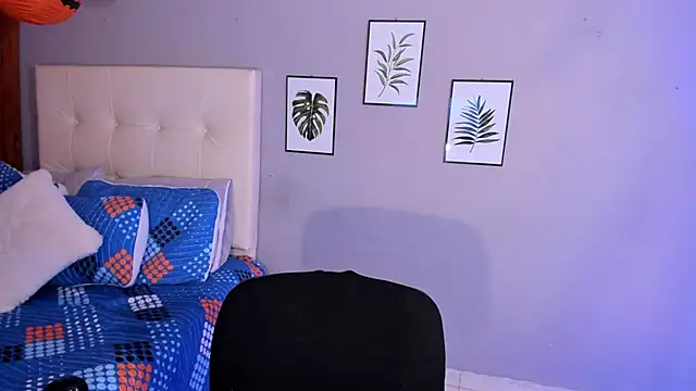 Maia W10 online show from November 5, 2025, 12:19 pm