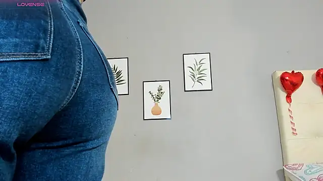 Maia W10 online show from March 22, 2025, 12:35 pm