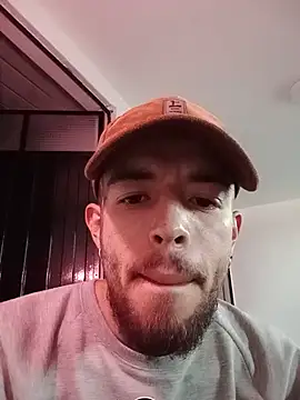 Aaronkiller online show from July 7, 2026, 10:24 pm
