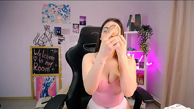 Snapshot of MelissaLovvv chatting on March 16, 2025, 3:04 am MelissaLovvv online show from March 16, 2025, 3:04 am