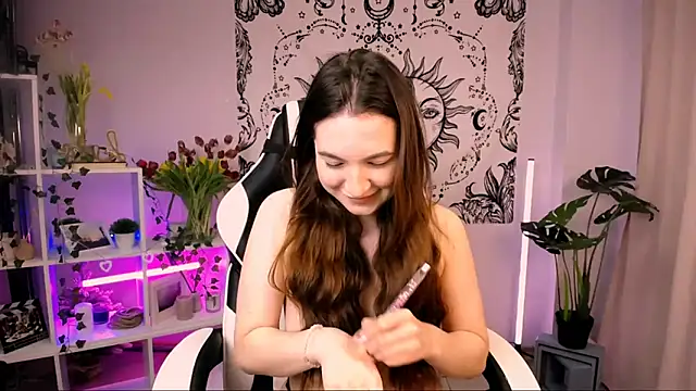 Snapshot of MelissaLovvv chatting on March 14, 2025, 4:32 am MelissaLovvv online show from March 14, 2025, 4:32 am