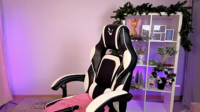 MelissaLovvv online show from December 17, 2025, 6:07 am