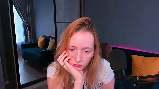 OddlyFamiliar online show from December 19, 2024, 10:13 am