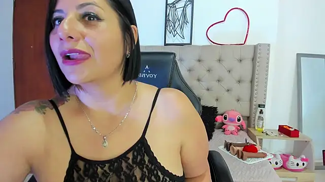 AngeleRoux online show from September 19, 2025, 3:16 pm