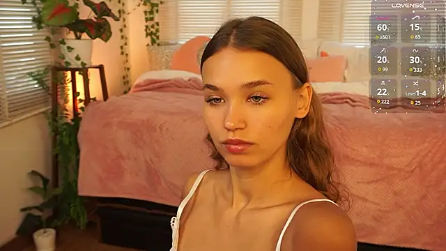 lexicoyy  online show from December 5, 2025, 4:44 am