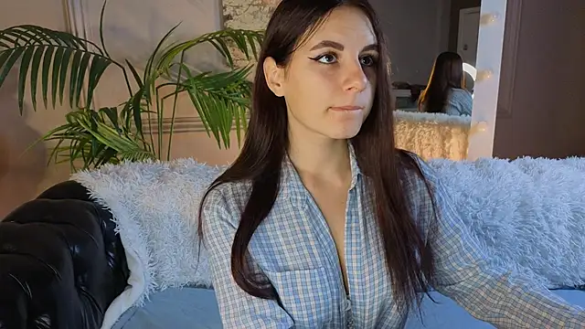 Kelly Woods online show from October 4, 2025, 10:17 am