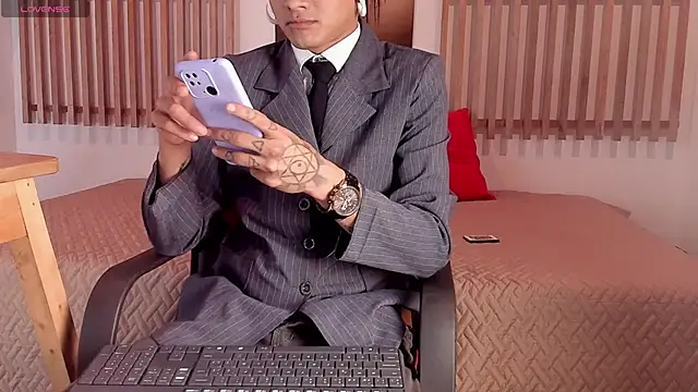 Myk3xx online show from December 11, 2024, 10:38 pm