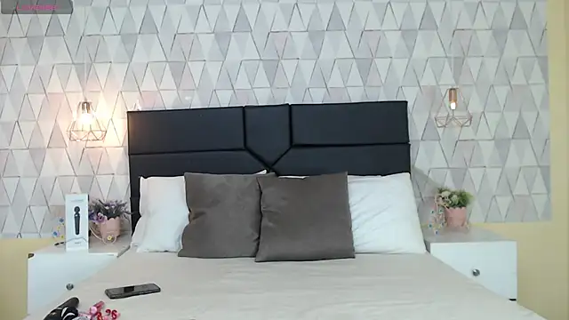 JustinePerry online show from October 4, 2025, 2:57 am