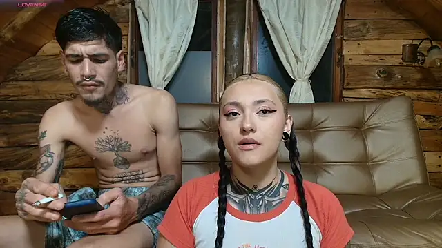 Snapshot of Laurensex4 chatting on October 10, 2025, 4:02 am Laurensex4 online show from October 10, 2025, 4:02 am