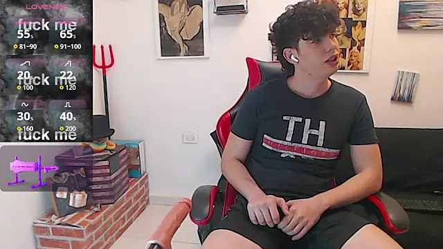 Snapshot of Angelo-cianuro- chatting on February 9, 2026, 10:30 pm Angelo-cianuro- online show from February 9, 2026, 10:30 pm