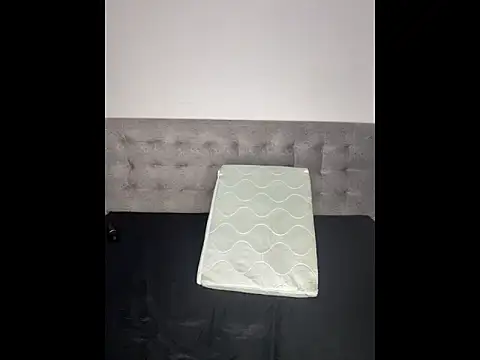 ScarletVelvetX online show from February 14, 2026, 1:50 am