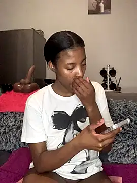 Snapshot of Queen-Boobylicious chatting on October 20, 2025, 7:36 pm Queen-Boobylicious online show from October 20, 2025, 7:36 pm