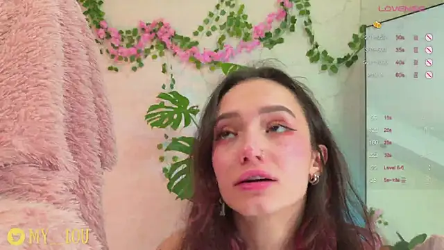 MyLou  online show from February 16, 2025, 7:05 pm