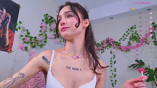 MyLou  online show from September 12, 2025, 3:12 pm