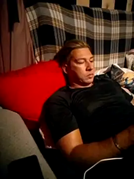 Snapshot of Lovely_milk chatting on November 9, 2025, 4:22 pm Lovely milk online show from November 9, 2025, 4:22 pm