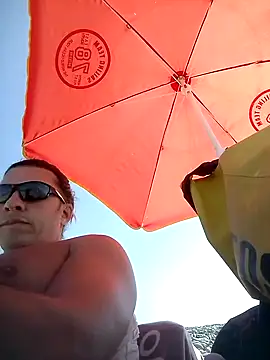 Snapshot of Lovely_milk chatting on October 3, 2025, 9:33 am Lovely milk online show from October 3, 2025, 9:33 am