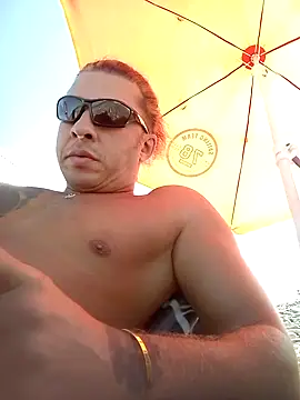 Snapshot of Lovely_milk chatting on October 15, 2025, 8:44 am Lovely milk online show from October 15, 2025, 8:44 am