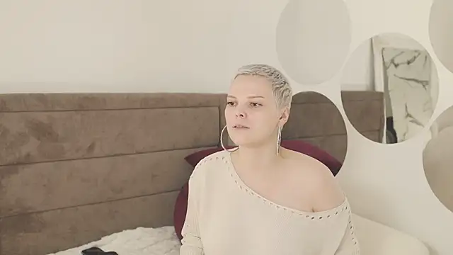 LikaBerry1 online show from September 25, 2025, 11:38 am