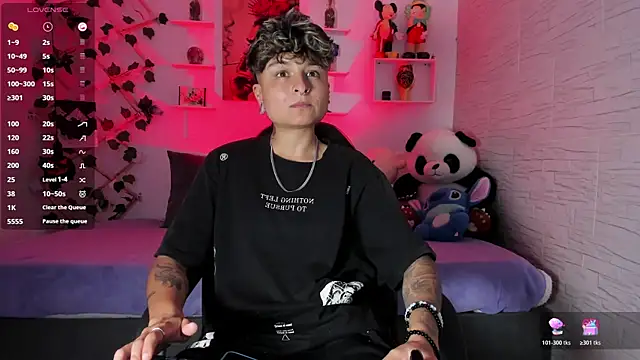 ZuryRamirez  online show from November 7, 2025, 11:30 pm