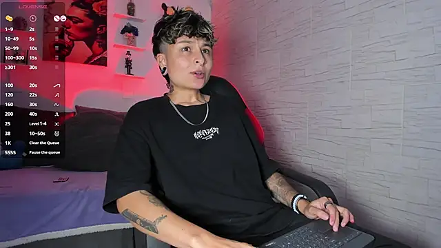 ZuryRamirez  online show from November 8, 2025, 8:34 pm