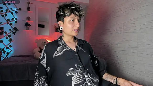 ZuryRamirez  online show from October 3, 2025, 8:21 pm